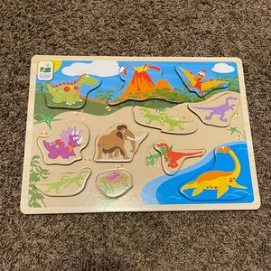 LIKE NEW LIFT & LEARN WOODEN DINOSAUR PUZZLE
